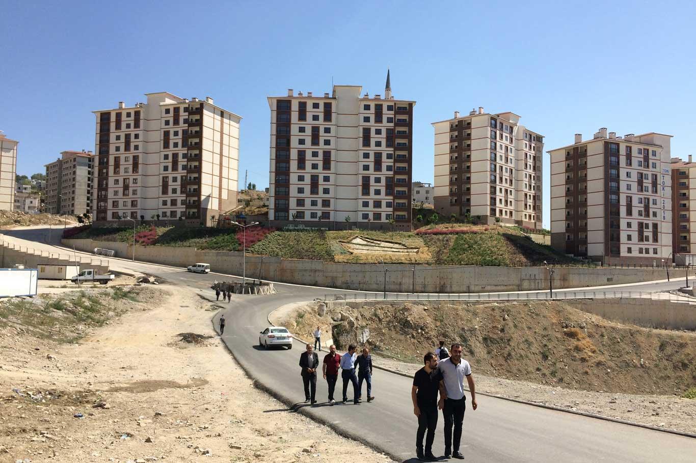 Şırnaklılar şimdi de TOKİ mağduru Şırnaklılar şimdi de TOKİ mağduru